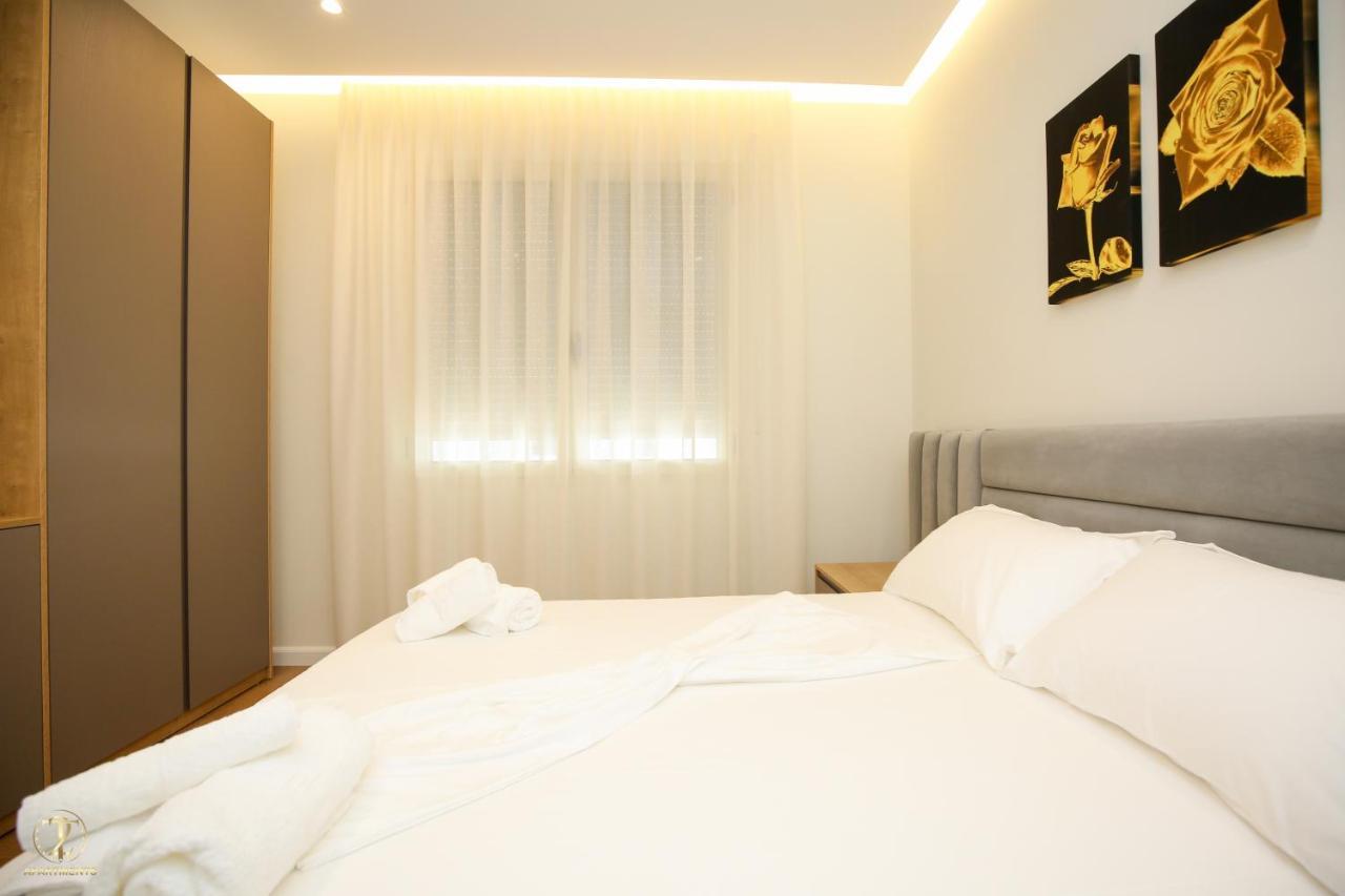 T2 City Apartments Vlorë Buitenkant foto