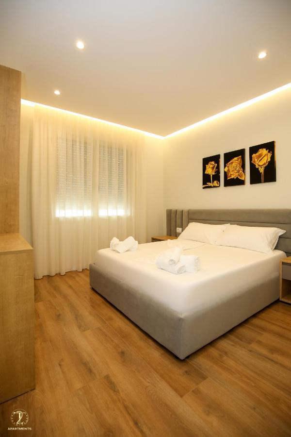 T2 City Apartments Vlorë Buitenkant foto