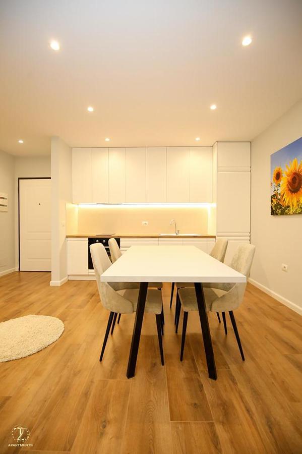 T2 City Apartments Vlorë Buitenkant foto