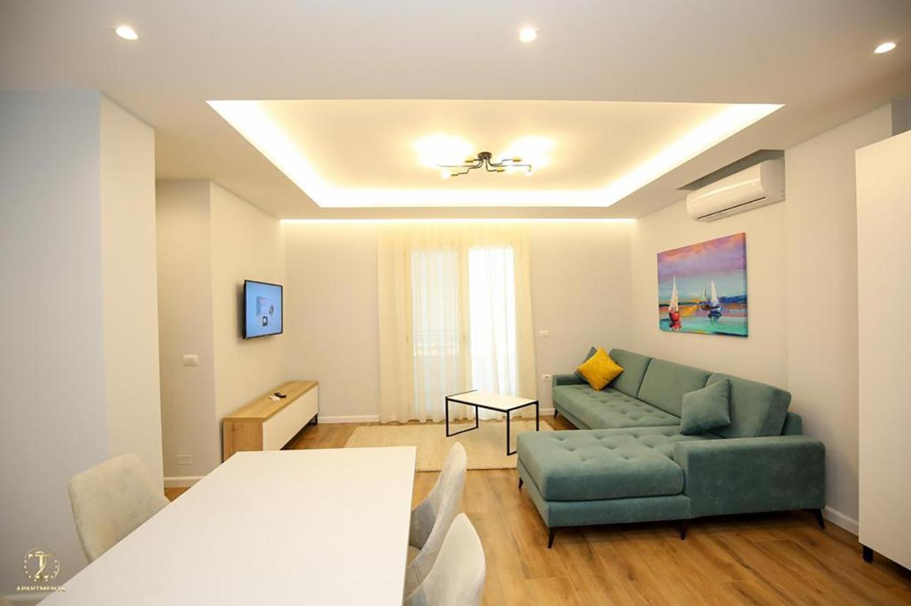 T2 City Apartments Vlorë Buitenkant foto